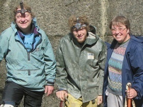 Doktorka Helena Štorchová s americkými kolegy během terénní expedice na Aljašce